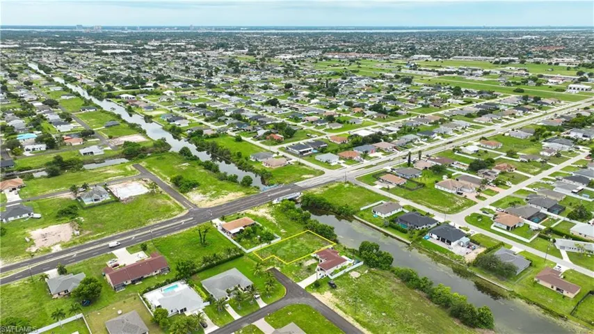 722 Ne 12th St, Cape Coral, Florida 33909