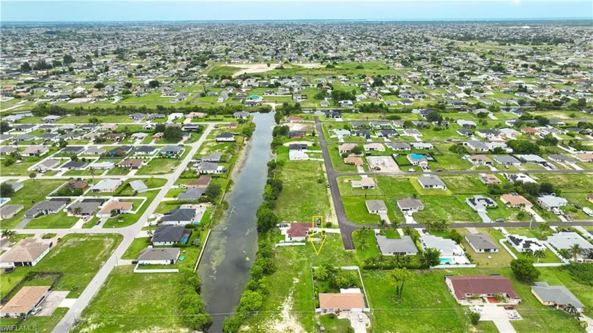 722 Ne 12th St, Cape Coral, Florida 33909