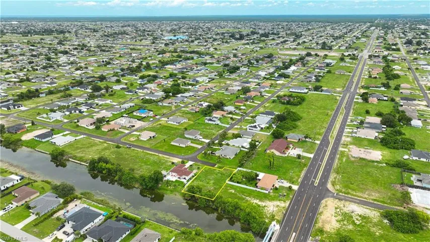 722 Ne 12th St, Cape Coral, Florida 33909