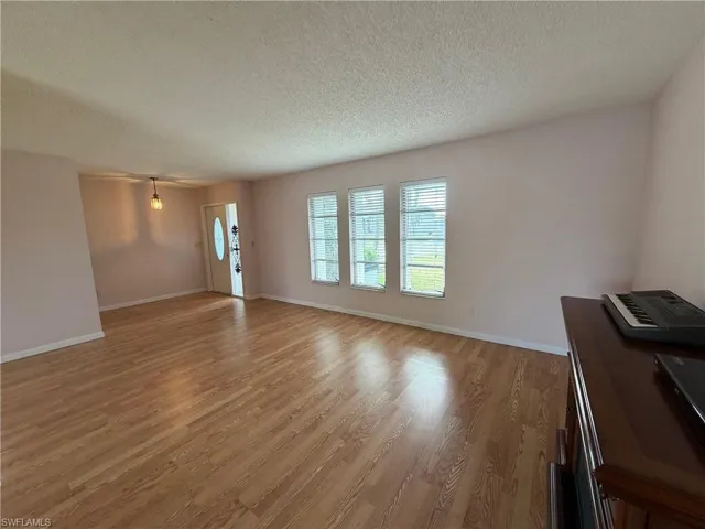 Spacious living room
