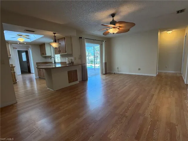 2121 Se 8th Ter, Cape Coral, Florida 33990
