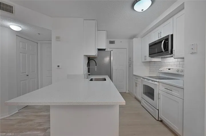 8960  Colonnades E CT, Bonita Springs, FL 34135
