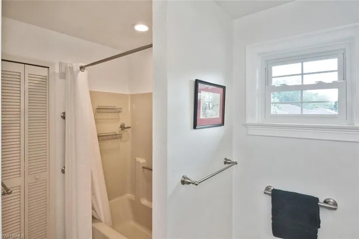 7226 Hendry Creek Dr, Fort Myers, Florida 33908