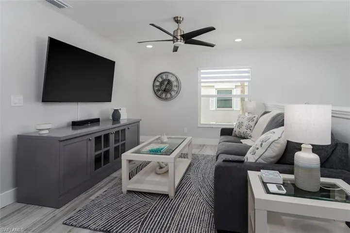 834 Gulf Pavilion Dr 204, Naples, Florida 34108
