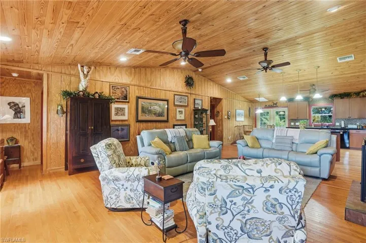 5650  Chipper  LN, North Fort Myers, FL 33917