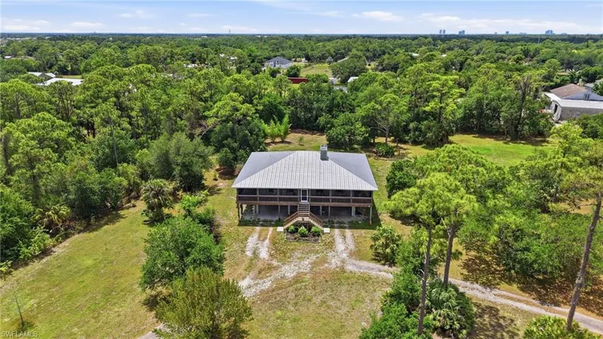 5650  Chipper  LN, North Fort Myers, FL 33917