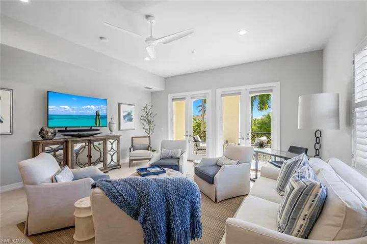 2851 Tiburon Blvd E 9-103, Naples, Florida 34109