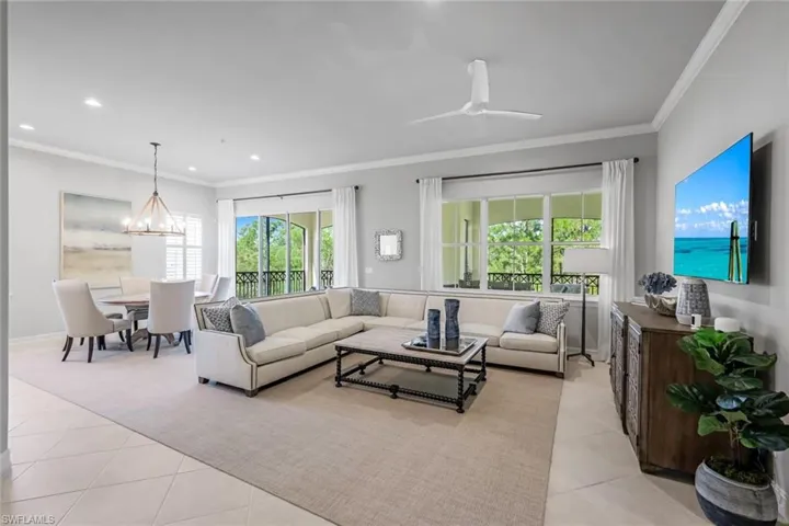 2851 Tiburon Blvd E 9-103, Naples, Florida 34109