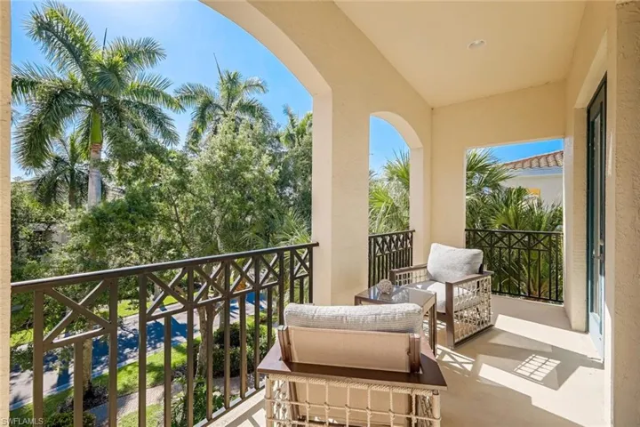 2851 Tiburon Blvd E 9-103, Naples, Florida 34109