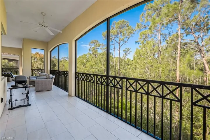 2851 Tiburon Blvd E 9-103, Naples, Florida 34109