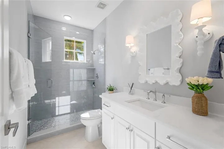 2851 Tiburon Blvd E 9-103, Naples, Florida 34109