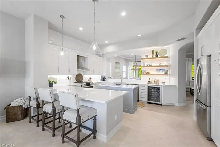 2851 Tiburon Blvd E 9-103, Naples, Florida 34109