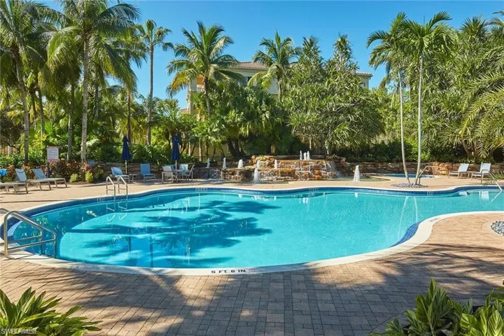 2851 Tiburon Blvd E 9-103, Naples, Florida 34109