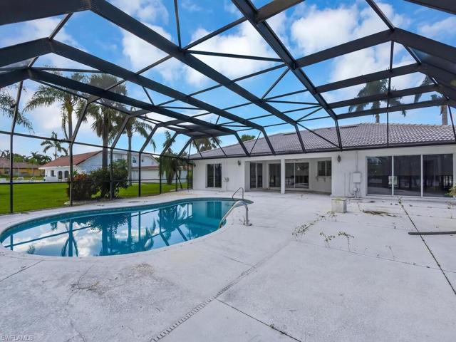 Pool Lanai