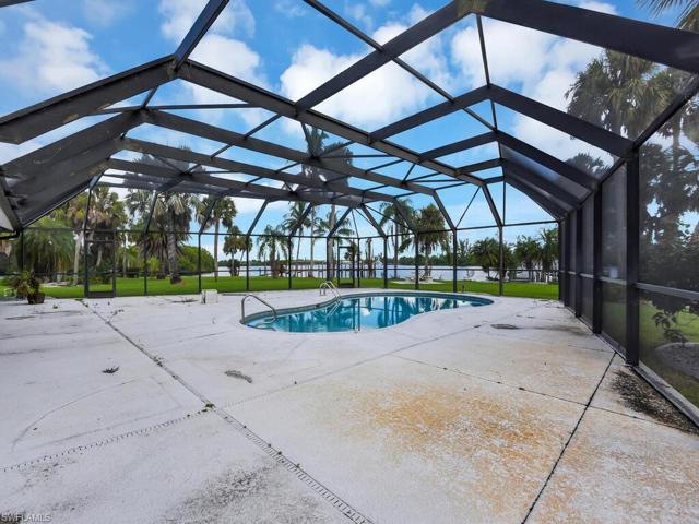 Pool Lanai