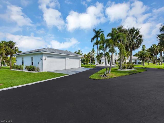 Detached Garage