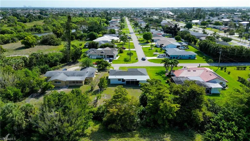Neighborhood Aeiral