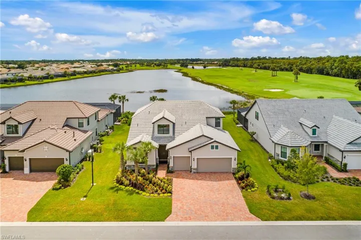 Birds eye view of property featuring premium lot