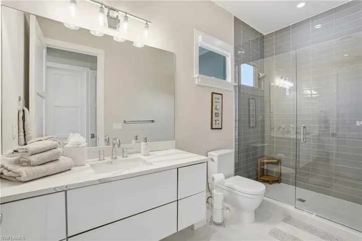 725 Harbour Dr, Naples, Florida 34103