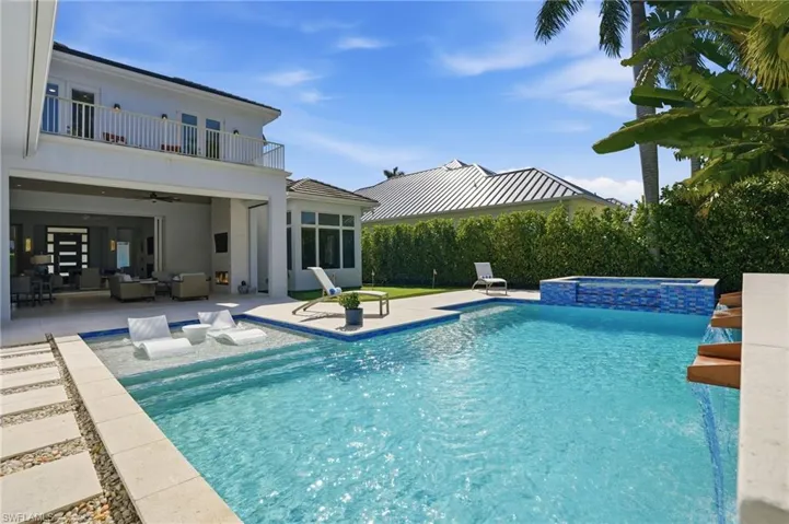 725 Harbour Dr, Naples, Florida 34103