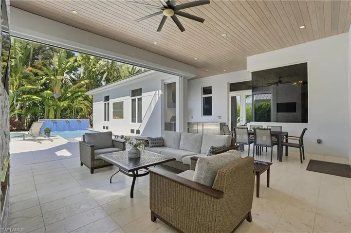 725 Harbour Dr, Naples, Florida 34103