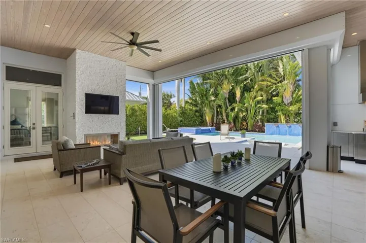 725 Harbour Dr, Naples, Florida 34103