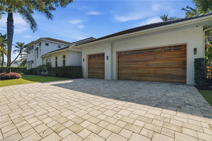725 Harbour Dr, Naples, Florida 34103