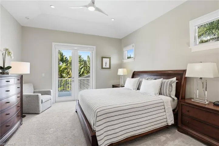 725 Harbour Dr, Naples, Florida 34103