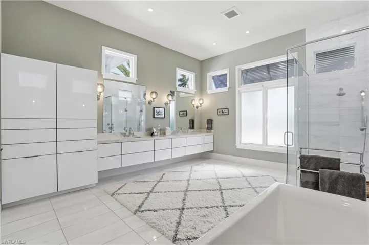 725 Harbour Dr, Naples, Florida 34103