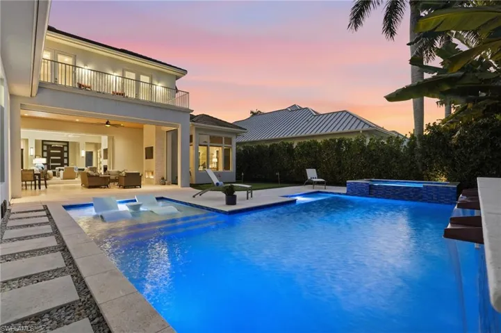 725 Harbour Dr, Naples, Florida 34103
