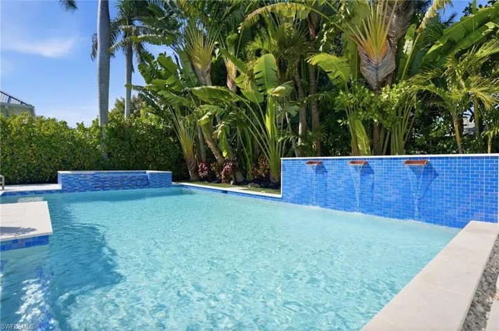 725 Harbour Dr, Naples, Florida 34103