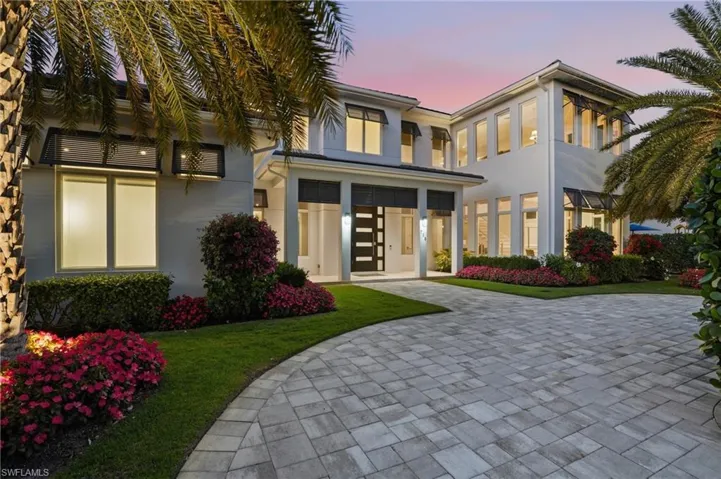 725 Harbour Dr, Naples, Florida 34103