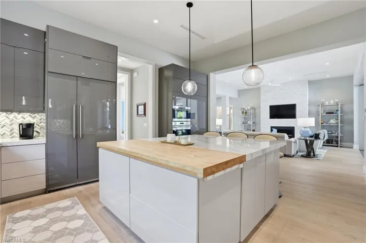 725 Harbour Dr, Naples, Florida 34103