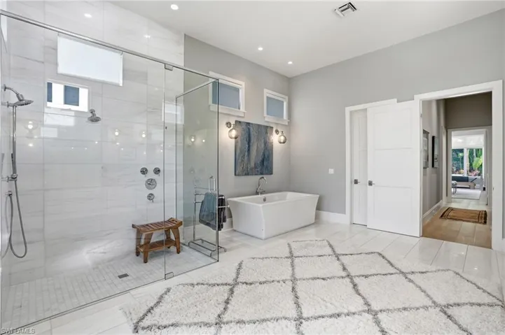 725 Harbour Dr, Naples, Florida 34103