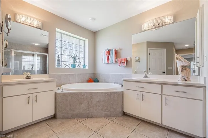 4920 Sw 1st Ct, Cape Coral, Florida 33914