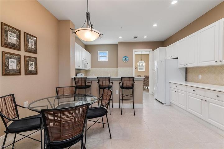 9219 Corfu CT # 202, NAPLES FL 34114