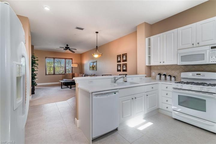 9219 Corfu CT # 202, NAPLES FL 34114