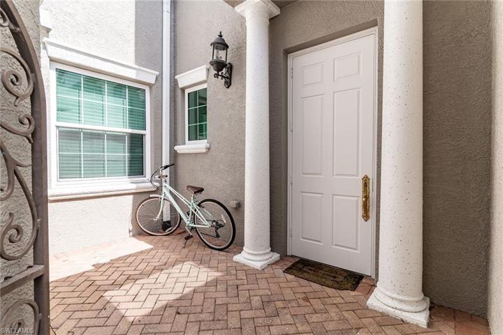 9219 Corfu CT # 202, NAPLES FL 34114