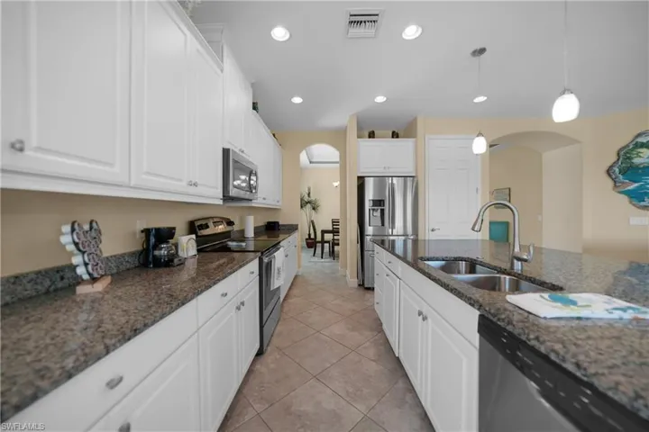 2647 Malaita CT, CAPE CORAL FL 33991