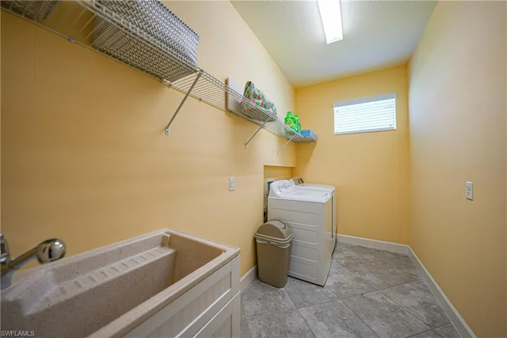 2647 Malaita CT, CAPE CORAL FL 33991