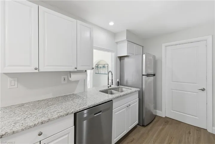 4690 Parrot Ave, Naples, Florida 34104
