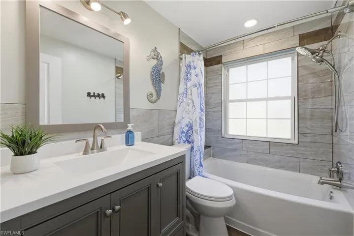 4690 Parrot Ave, Naples, Florida 34104