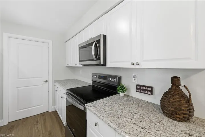 4690 Parrot Ave, Naples, Florida 34104