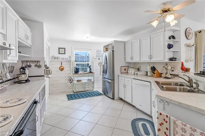 616 SE 30th  ST, Cape Coral, FL 33904