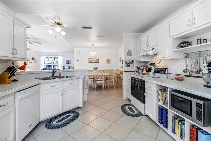 616 SE 30th  ST, Cape Coral, FL 33904