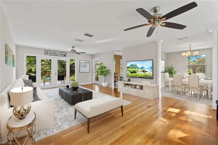 FL Bungalow 1545 sq ft - virtually staged LR
