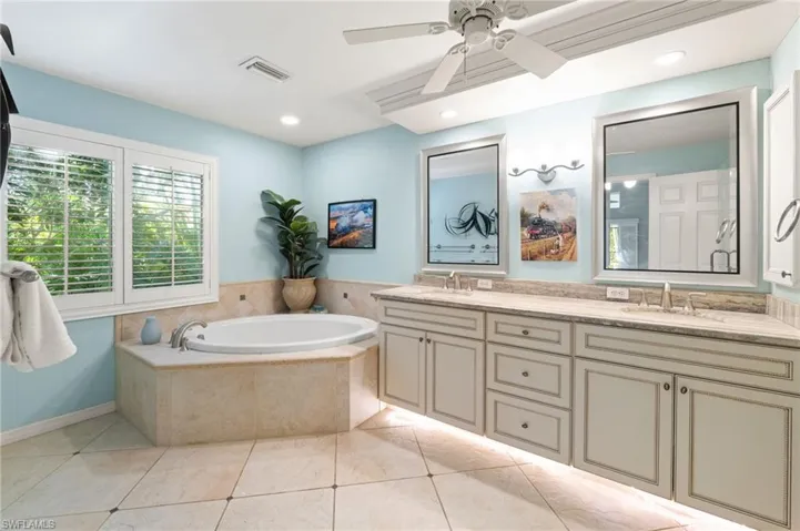 1929 Empress Ct, Naples, Florida 34110