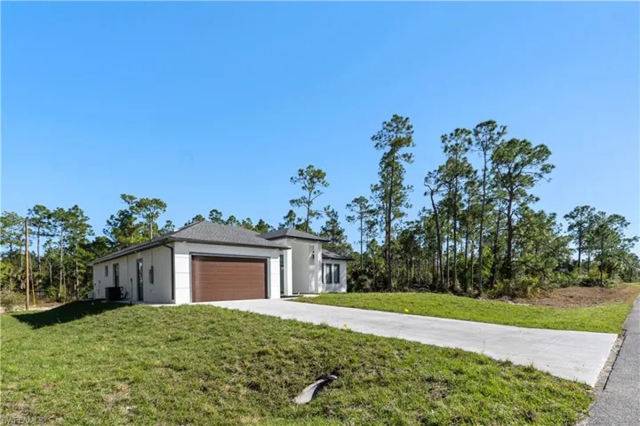 1112 Calvin Ave, Lehigh Acres, Florida 33972