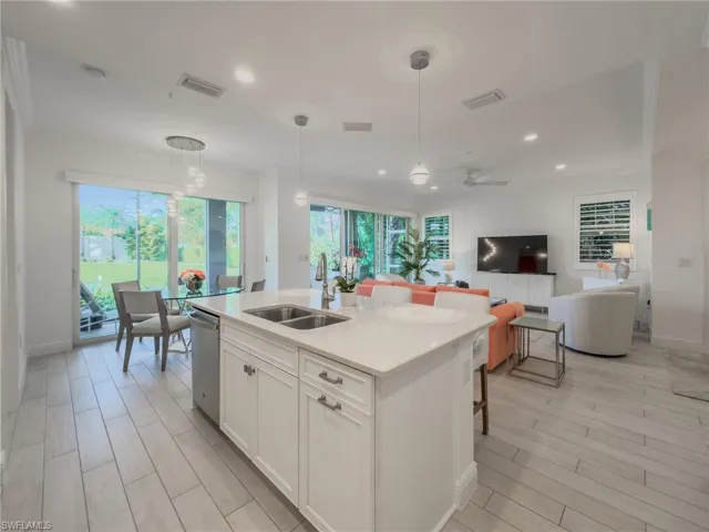 2543  SEYCHELLES  DR, Naples, FL 34112