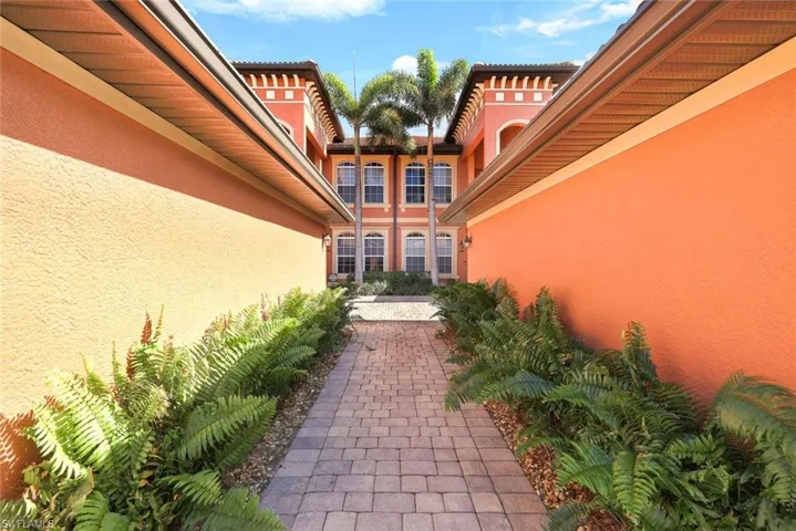 10044  Heather  LN, Naples, FL 34119